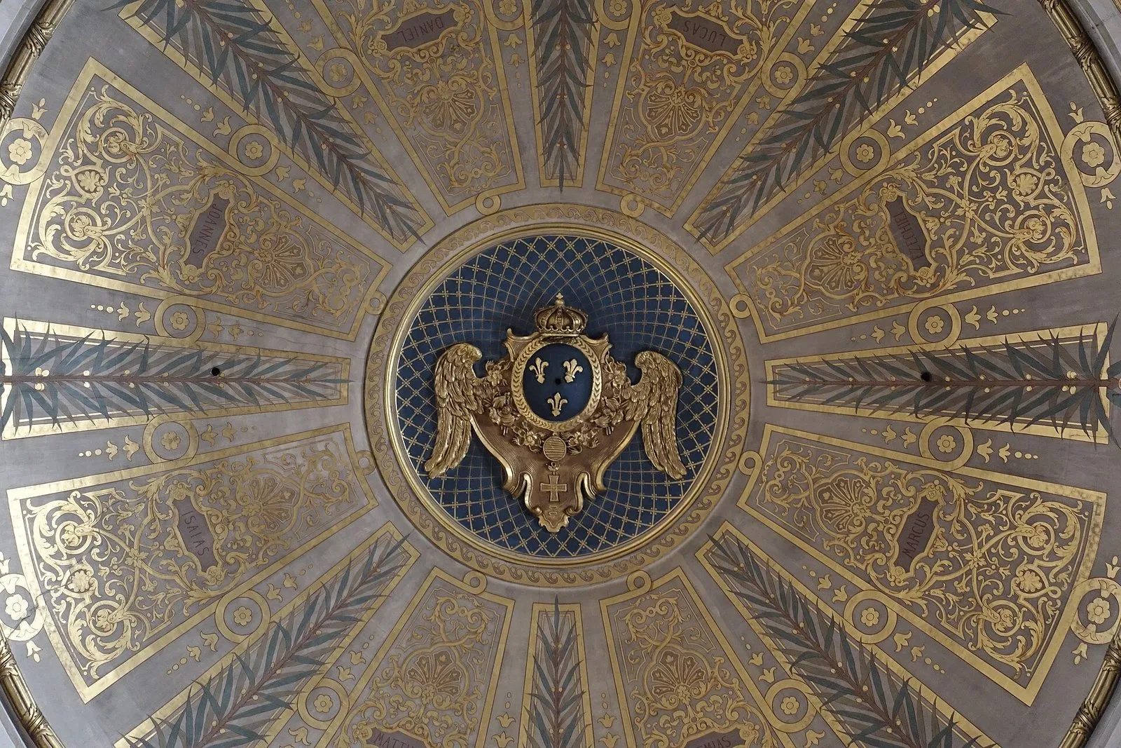 La voûte dorée de l’église Saint-Louis-en-l’Île